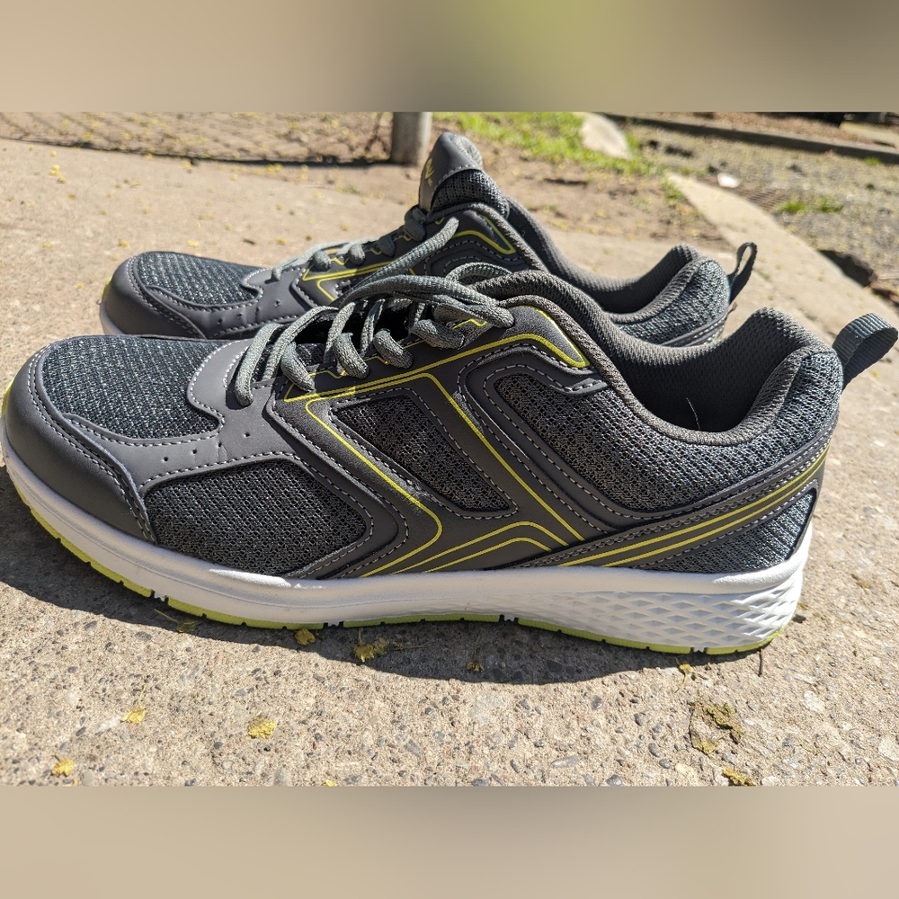 Bundle for deals! Athletic works men size 9 sneakers